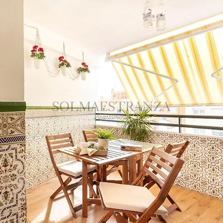 Blue & Red By Sol Maestranza Apartment