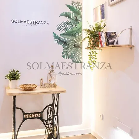 Blue & Red By Sol Maestranza דירה