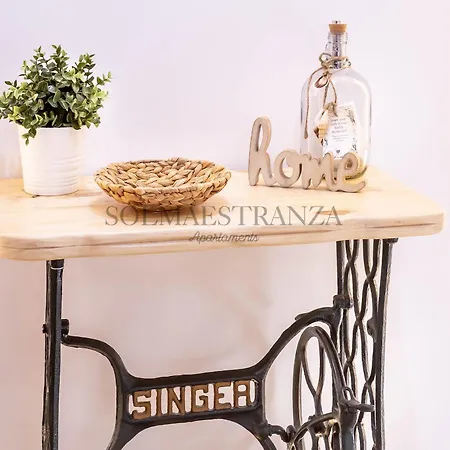 Blue & Red By Sol Maestranza דירה מאלגה