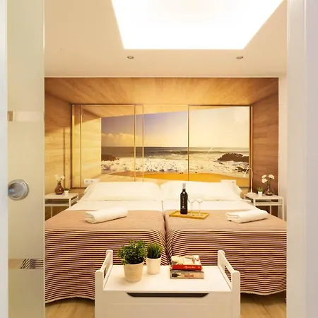 Blue & Red By Sol Maestranza מאלגה