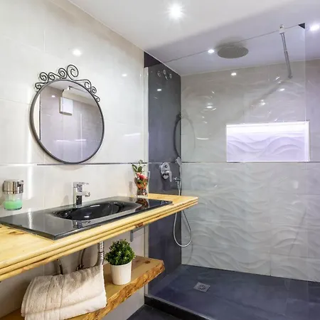 Blue & Red By Sol Maestranza *