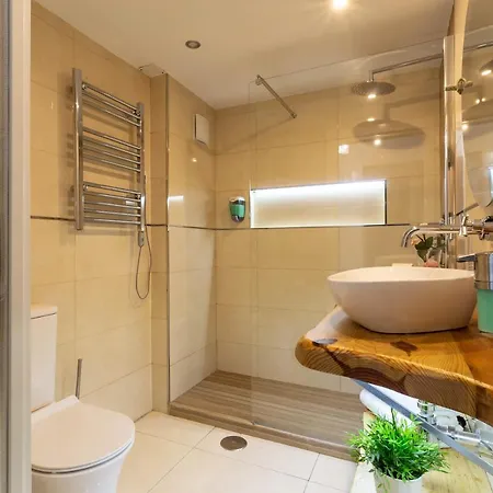 Blue & Red By Sol Maestranza דירה מאלגה