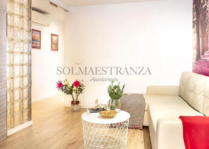 Blue & Red By Sol Maestranza * 马拉加