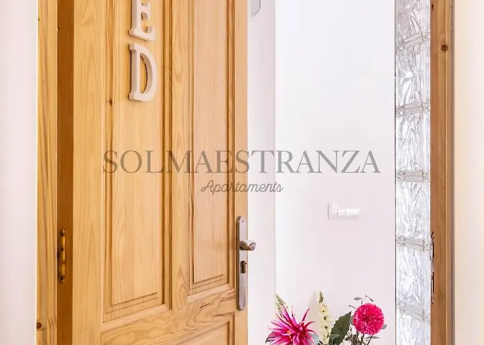 Blue & Red By Sol Maestranza 马拉加