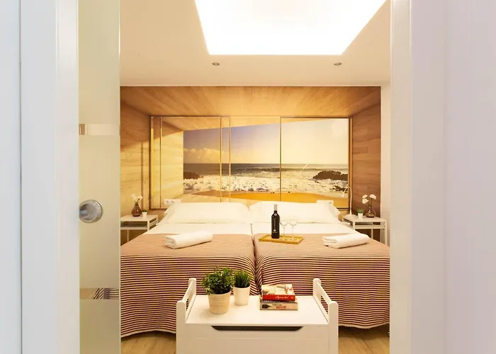 Blue & Red By Sol Maestranza 马拉加