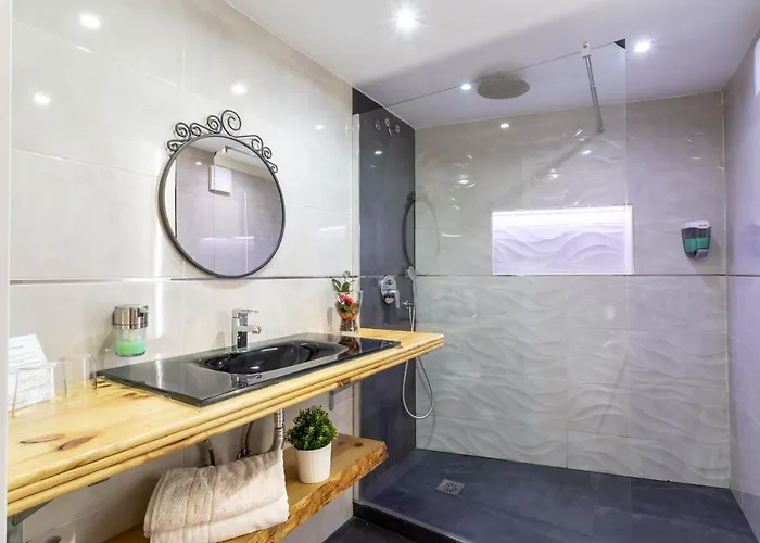 Blue & Red By Sol Maestranza *